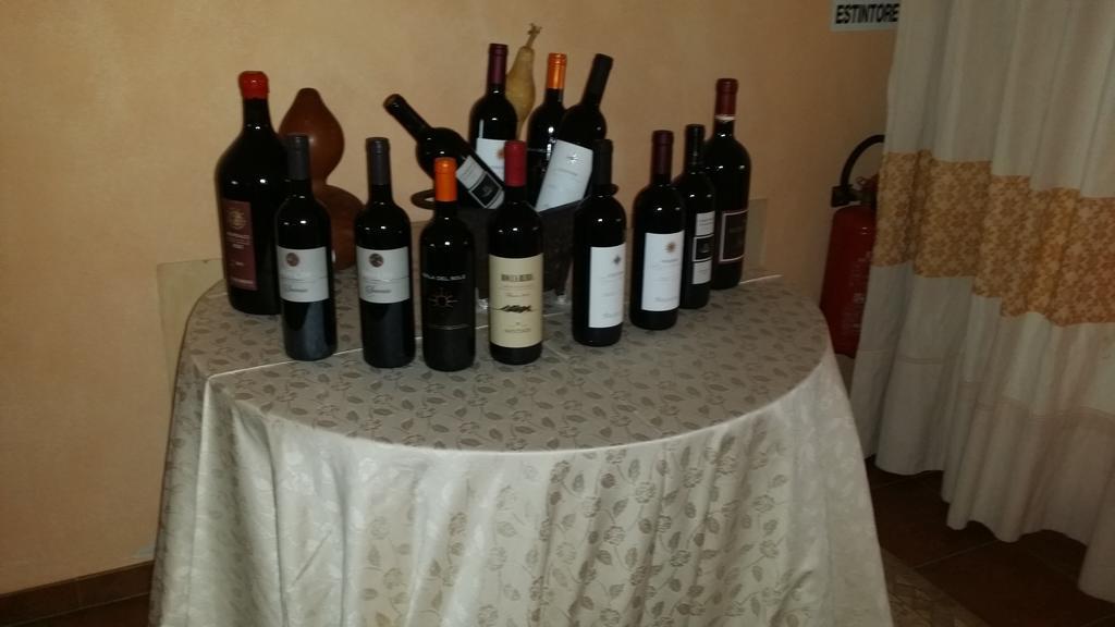 Hotel Ristorante La Tana Di Li Mazzoni Trinità dʼAgultu 외부 사진
