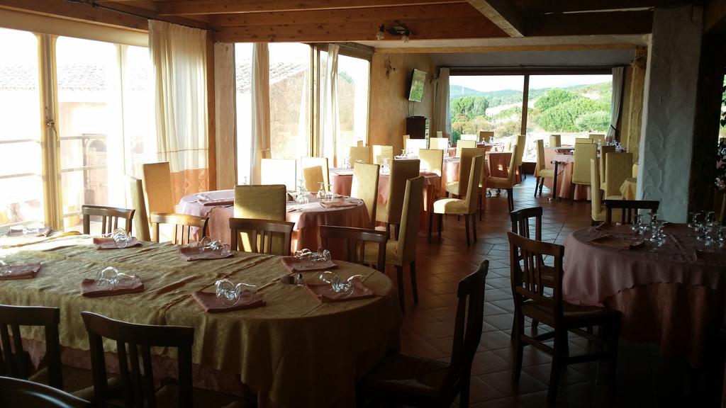 Hotel Ristorante La Tana Di Li Mazzoni Trinità dʼAgultu 외부 사진